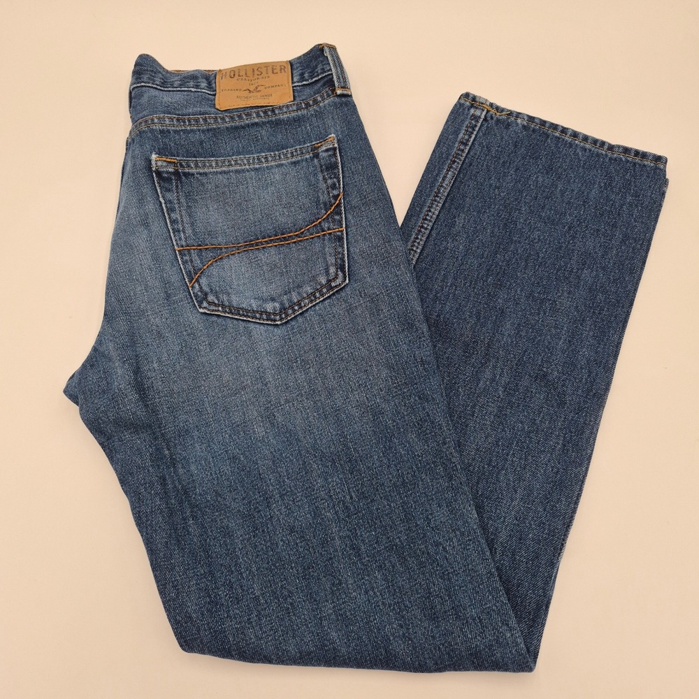 Hollister Classic Straight Jeans Mens 32x32 Medium Wash Button Fly Denim